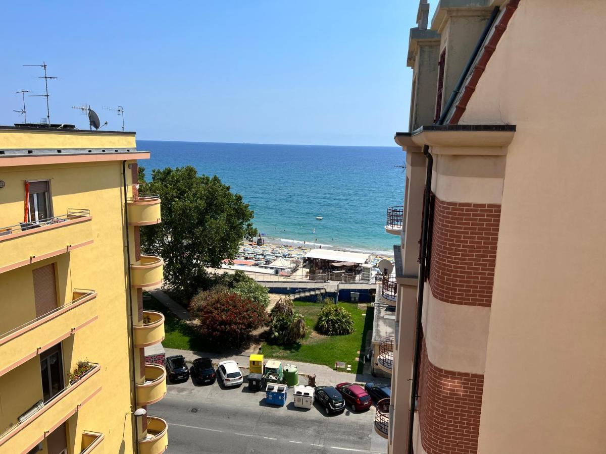 Don Pedro Beach House Savona Eksteriør billede