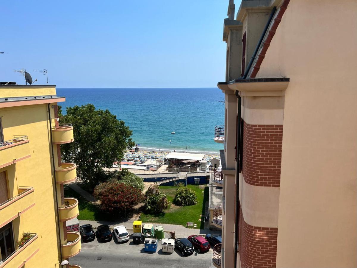 Don Pedro Beach House Savona Eksteriør billede